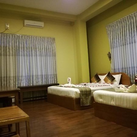 Gold Star Hotel Nyaung Shwe Eksteriør billede